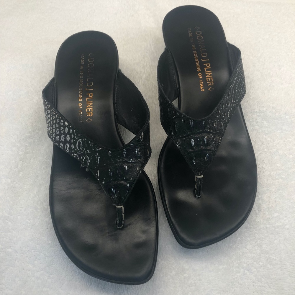 Donald J Pliner - Wedge Sandals Size 7M